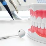 Dentadura: do tipo ideal ao material dos dentes, escolha a melhor.