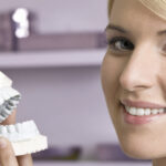 Prótese fixa sobre dente ou implante: as diferenças explicadas.